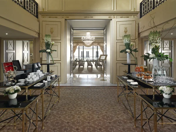 Shangri-La%20Paris%20-%20Roland%20Bonaparte%20%40shangri-La%20Paris
