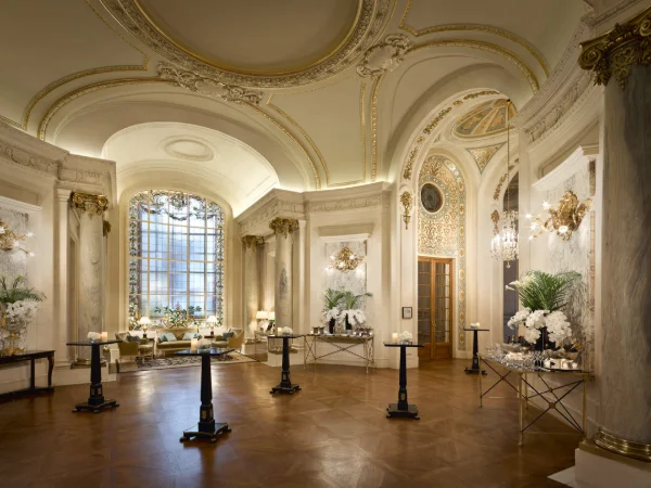 Shangri-La%20Paris%20-%20Gallery%20%40shangrilaparis%20(1)